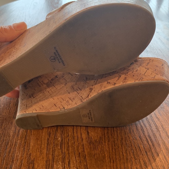 Classified platform shoes. - Picture 7 of 8